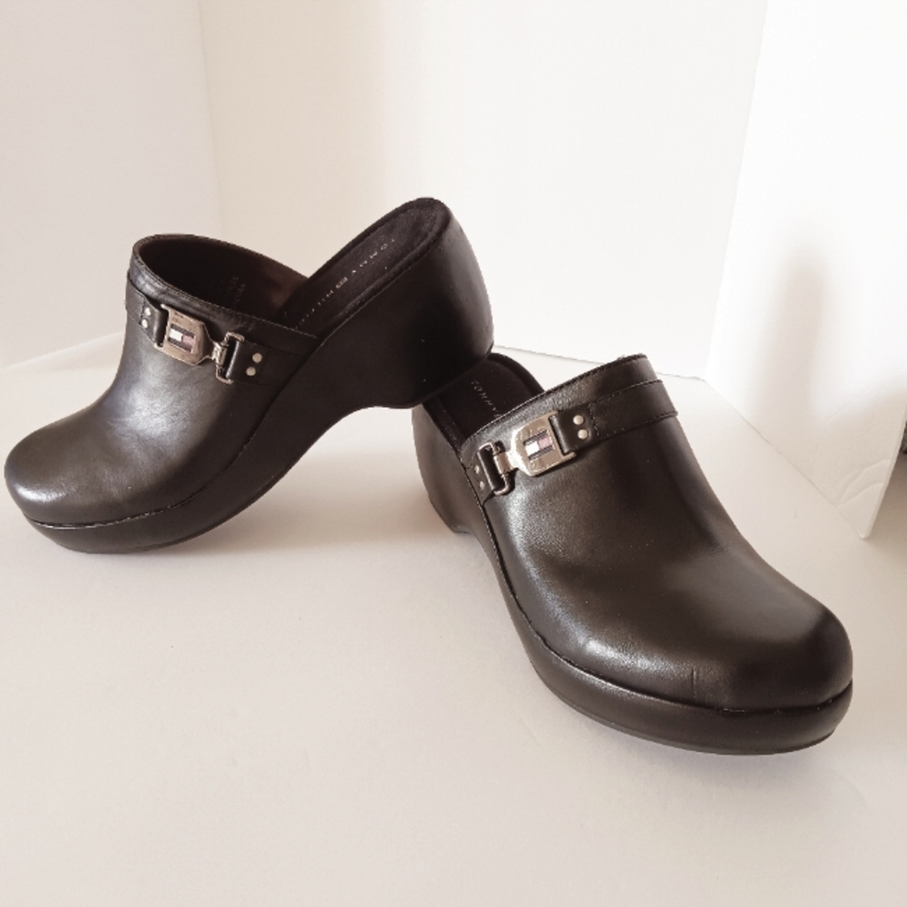 Tommy Hilfiger Clogs, Black, Size 7.5
